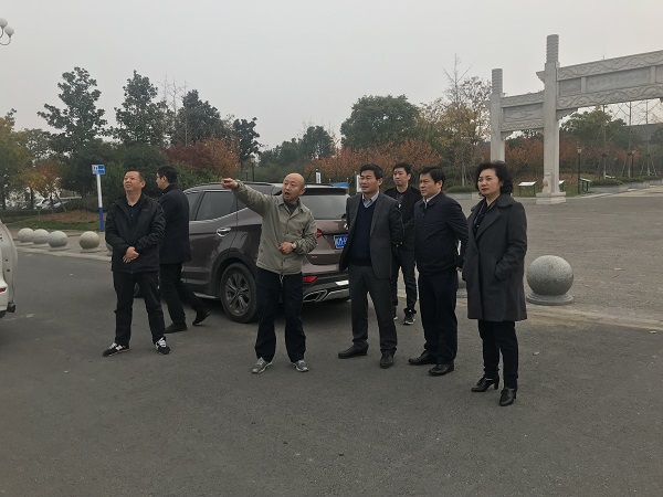 夏萍、程保銀實(shí)地調(diào)研徽鹽地產(chǎn)在建項(xiàng)目