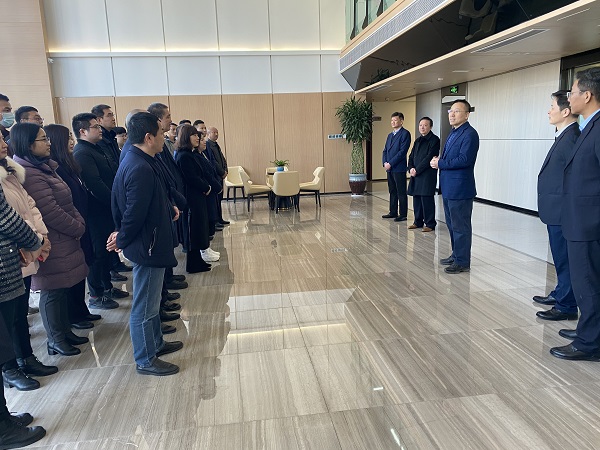 馬占文一行到徽鹽地產(chǎn)集團走訪慰問